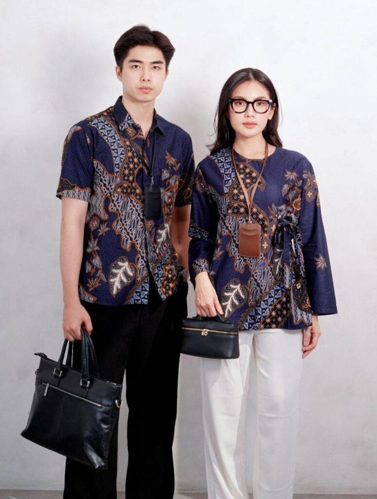 Tips Styling Batik agar Tampil Modern Tips Styling Batik agar Tampil Modern